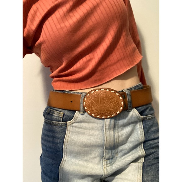 Old Navy 100% Leather Floral Embossed Stitched Chunky Belt Women M Brown 32-36 - Picture 8 of 8